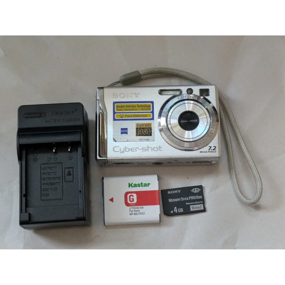 Sony Cyber-shot DSC-W80 7.2MP Digital Camera Silver Bundle 4GB Card Working - Picture 2 of 11